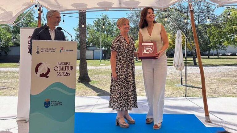 Las cinco playas y calas de Benidorm revalidan el sello Qualitur en pleno verano