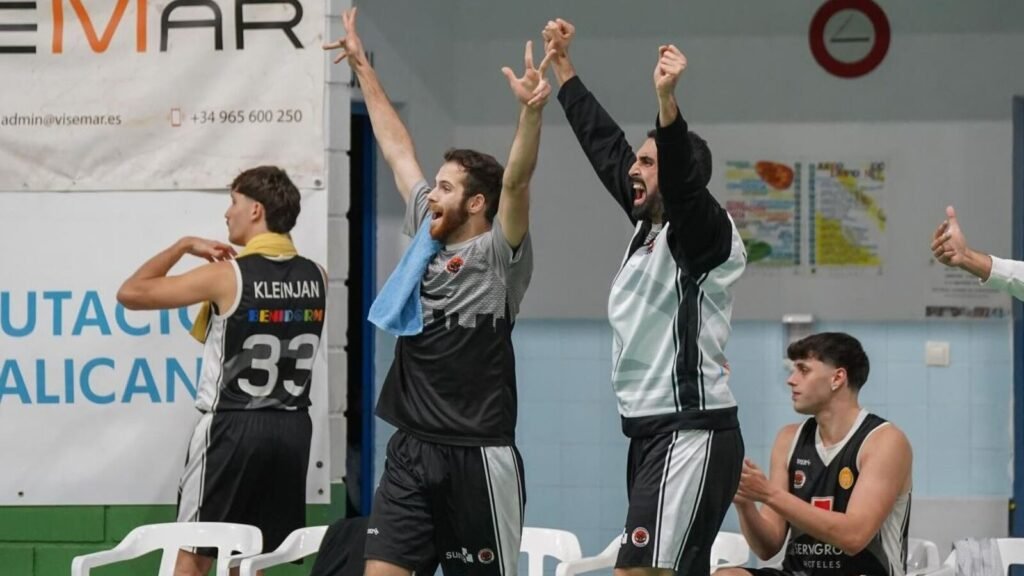 El Servigroup Baloncesto Benidorm gana 92-82 al Alginet en su debut en casa y sigue arriba