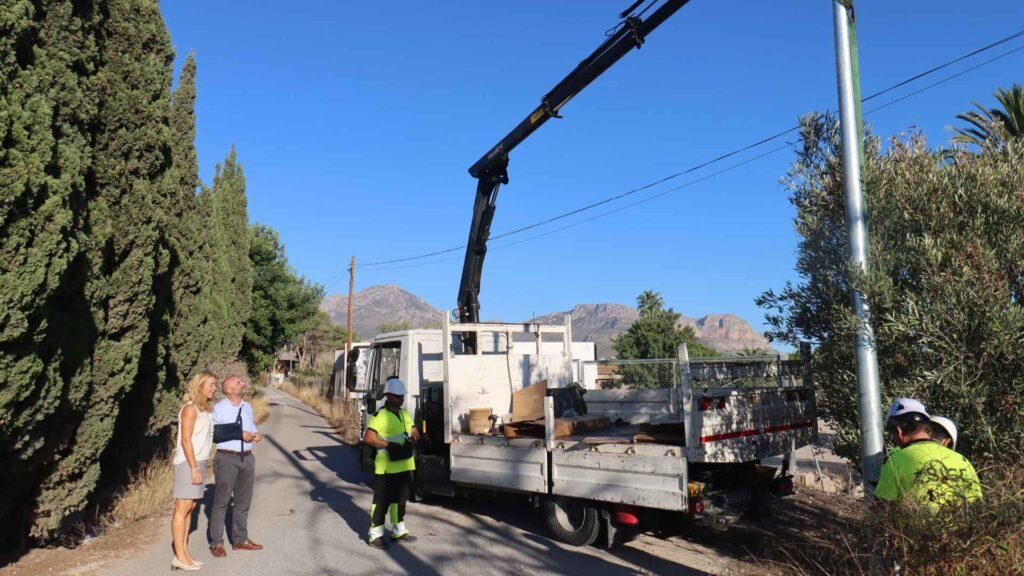 Benidorm ilumina sus caminos rurales: 173.515 euros en farolas LED y solares