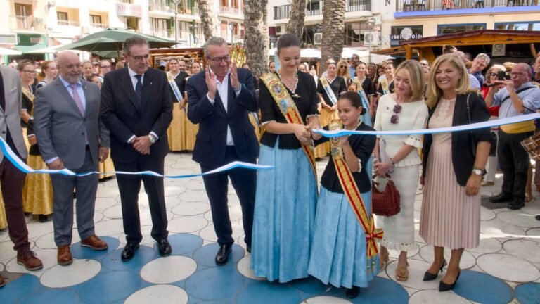 La Fira de Productes Típics ya está abierta: el Parque de Elche se llena de tradición en la inauguración del 9 d’Octubre