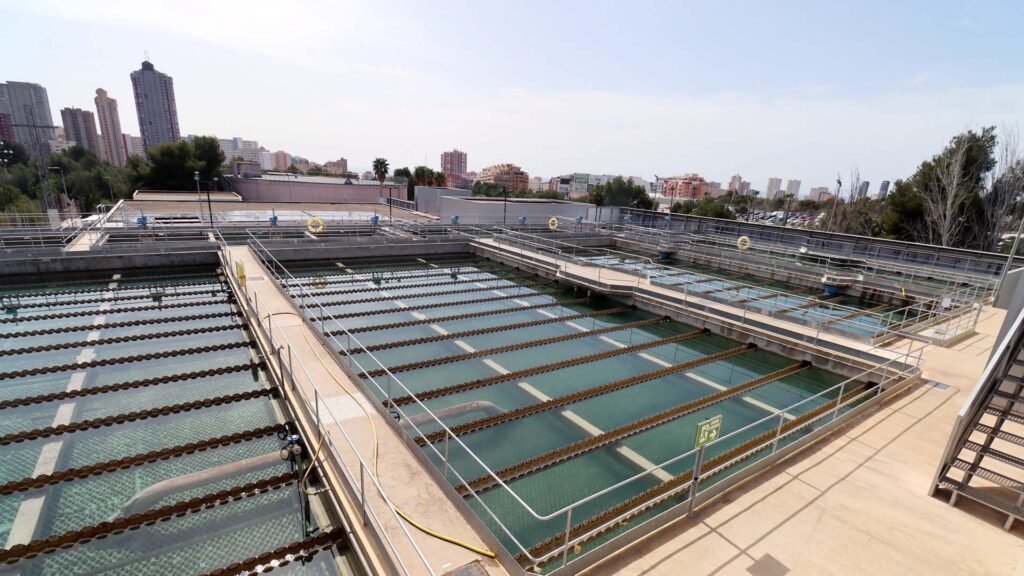 El Consorcio de Aguas de la Marina Baixa garantiza el abastecimiento pese al incendio de la subestación del Algar