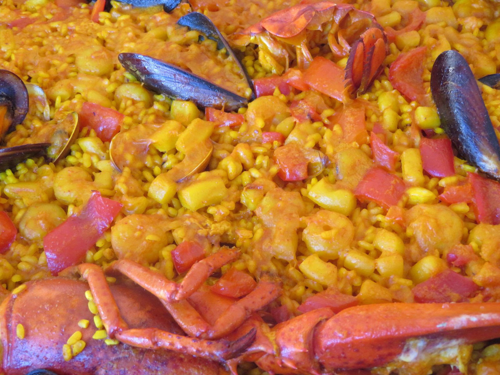 Paella de bogavante y marisco