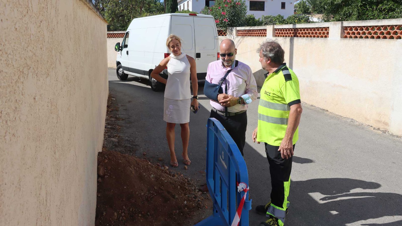 Farola solar autónoma instalada en una partida rural de Benidorm