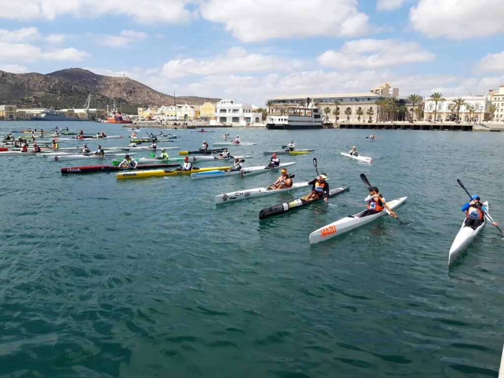 Villajoyosa se convierte en la capital mundial del kayak de mar: 810 palistas de 39 países, del 8 al 11 de octubre