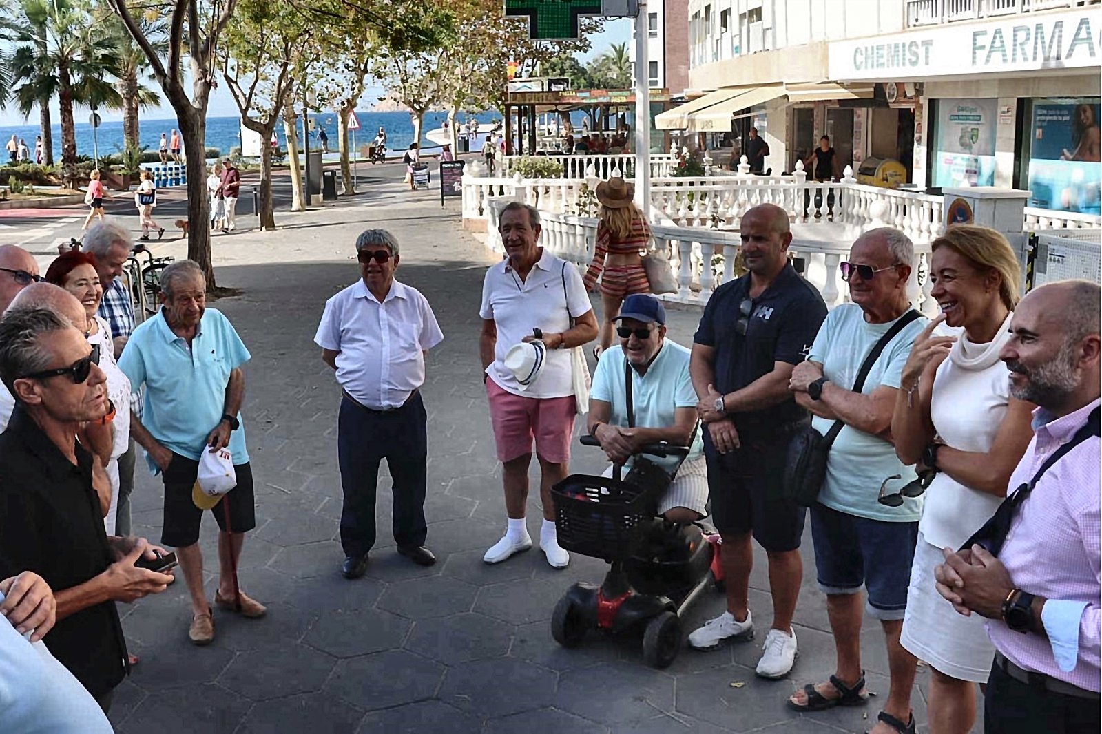 La campaña 'A pie de calle' con vecinos de Poniente
