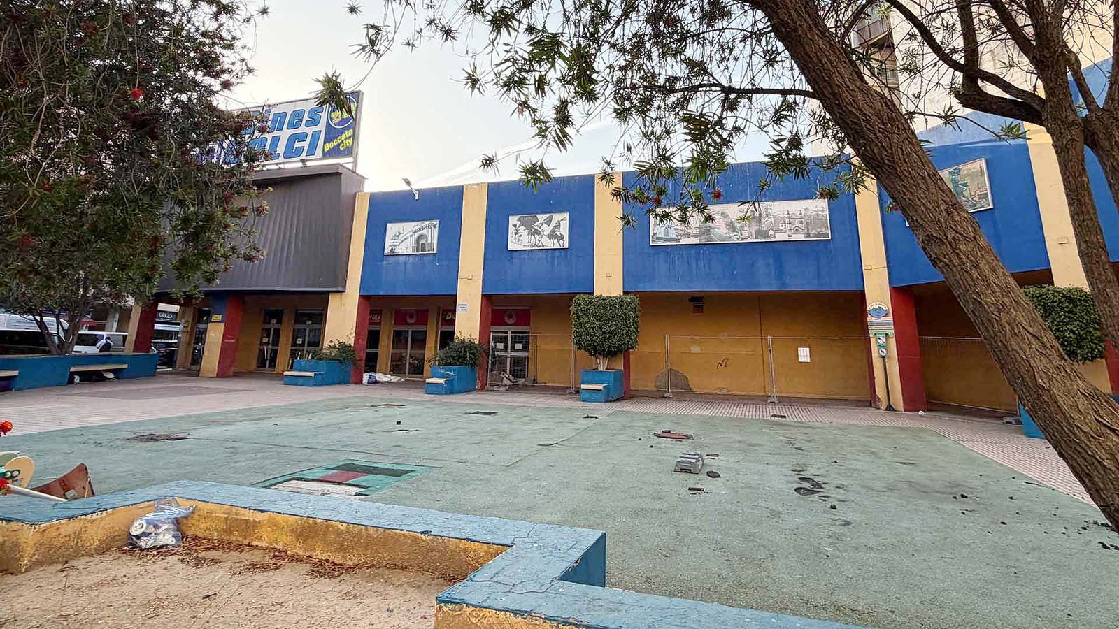 Estado actual de la Plaza Ciudad de Manizales en Benidorm